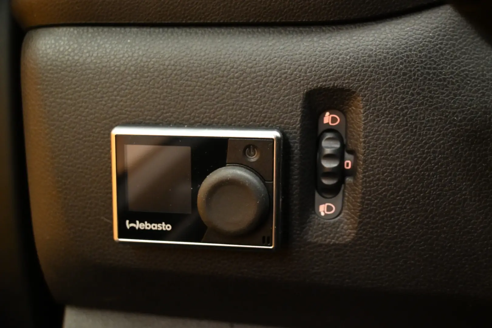 Car Image - 6tYtiLMKProEjgyMJtFGl6