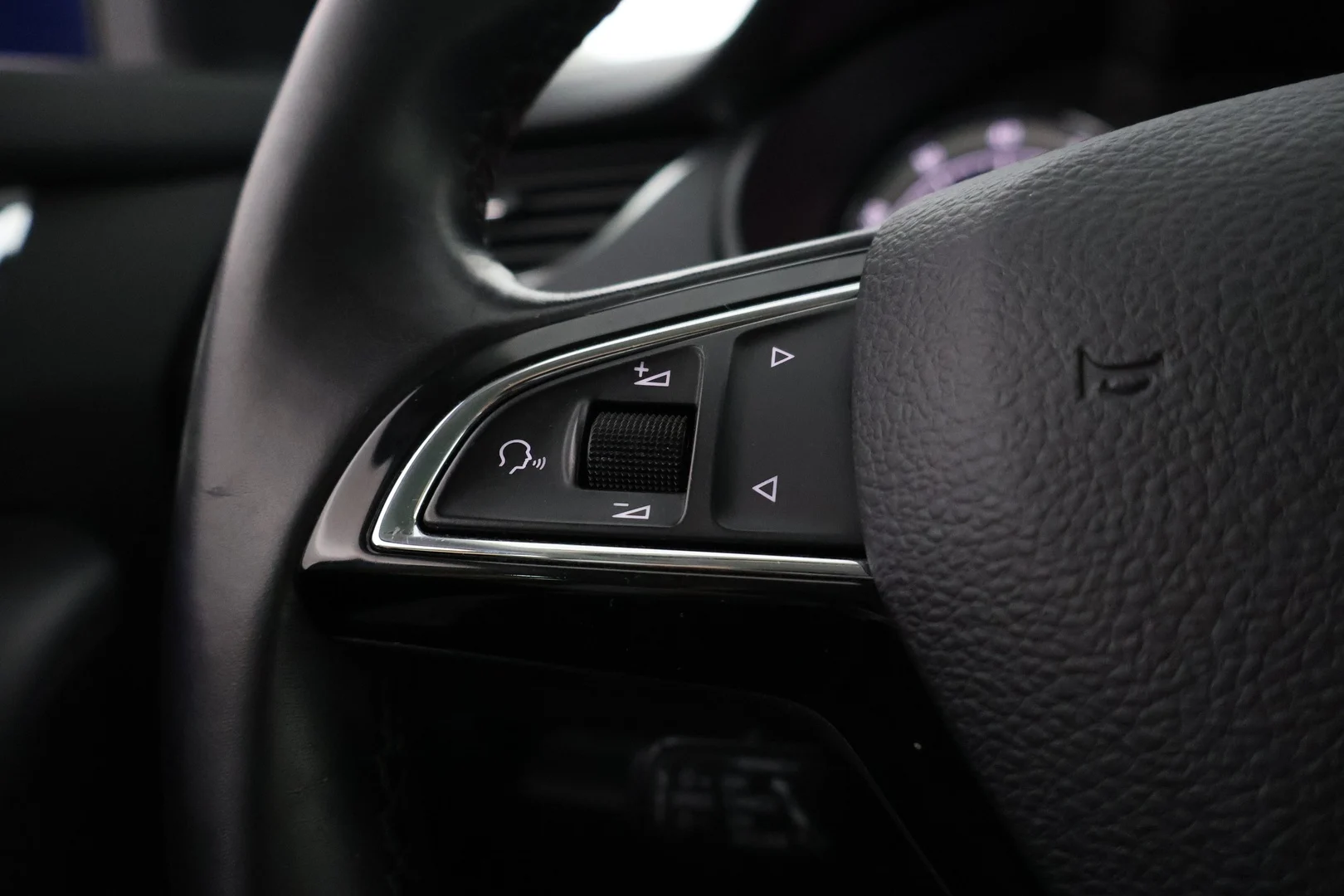 Car Image - 2TI5LPEGPD2NeeGqR4LXom