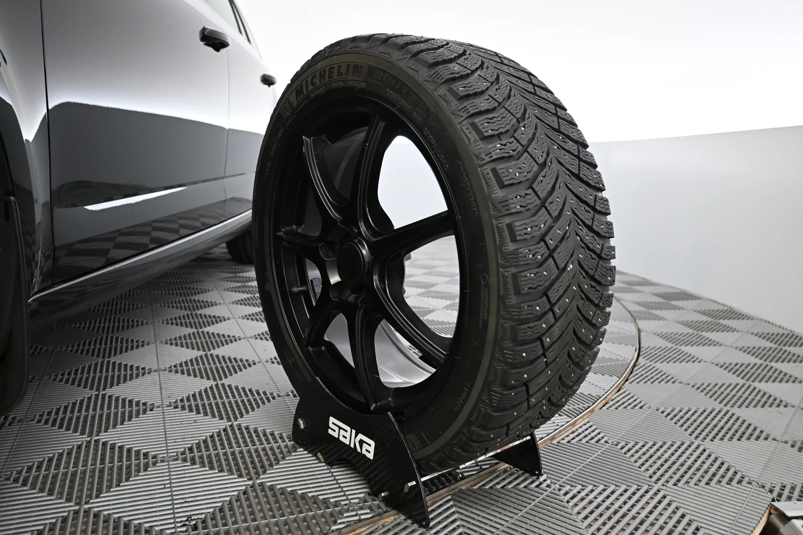 Car Image - 7Ja9eFGuzb70XBAgaMLuql