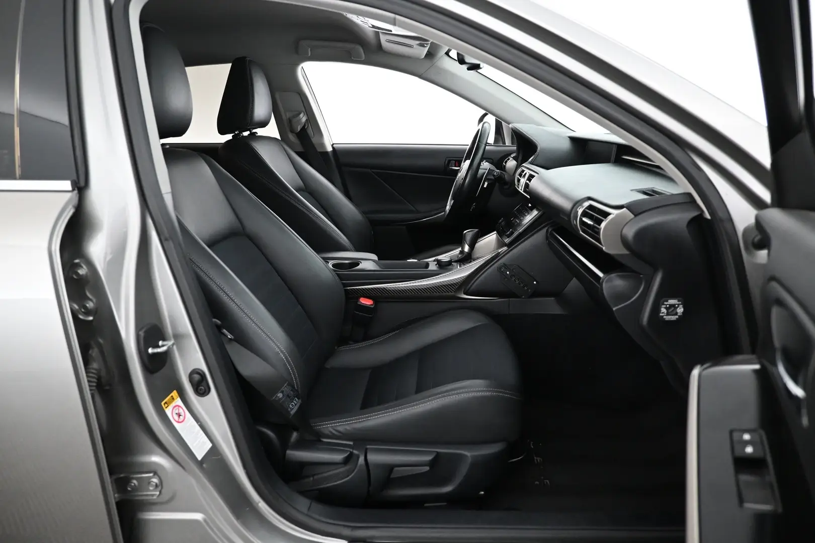 Car Image - 4lfQB3mO3gS1PAb1aFEYYR