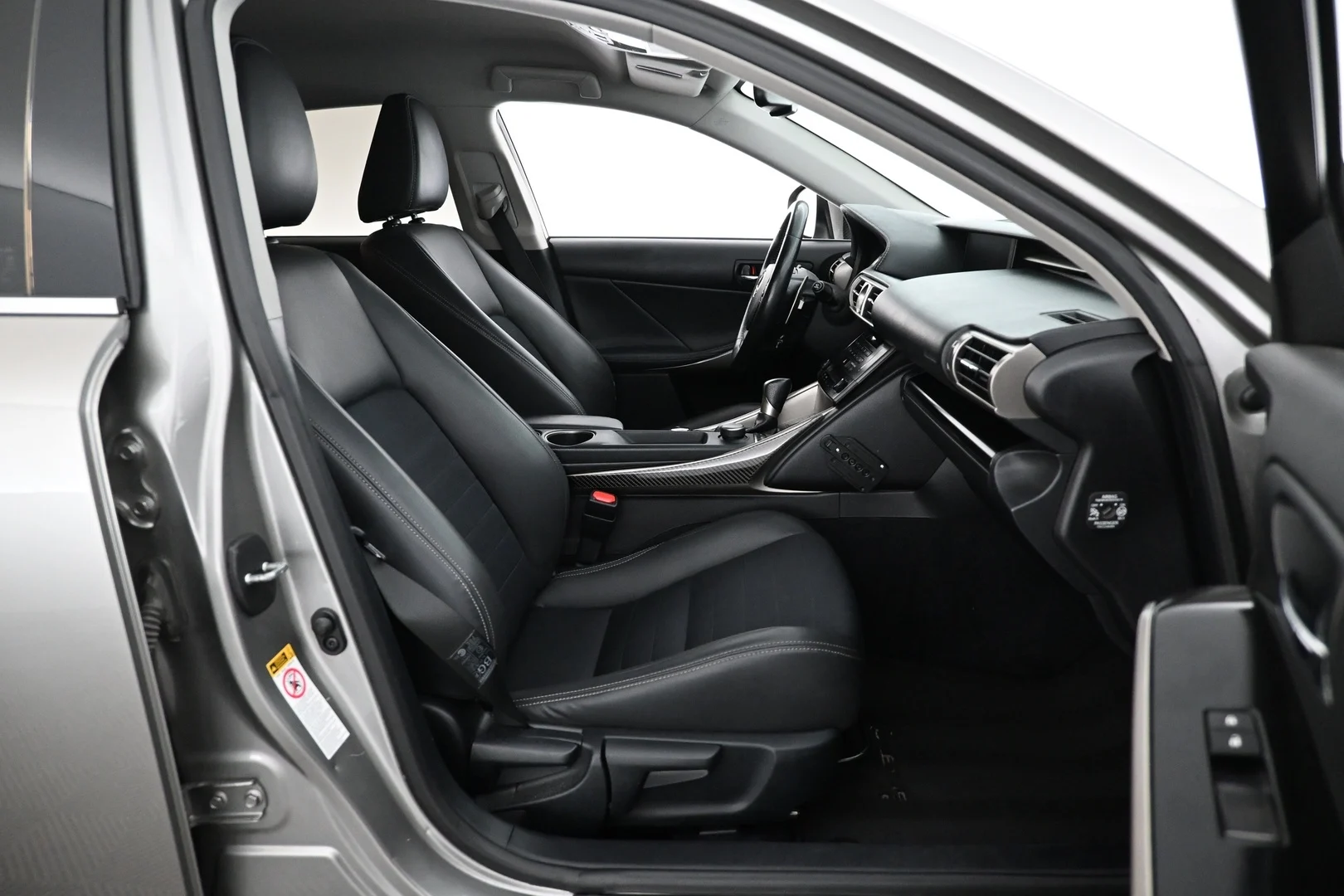 Car Image - 4lfQB3mO3gS1PAb1aFEYYR