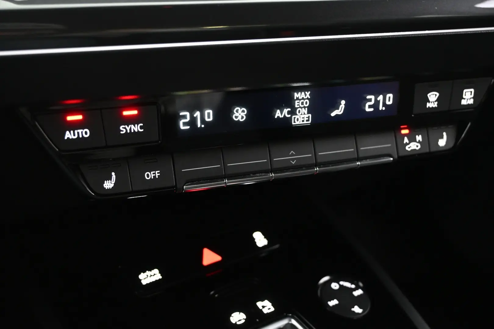 Car Image - 2bX5vKIBSfr9AujxOupn6l