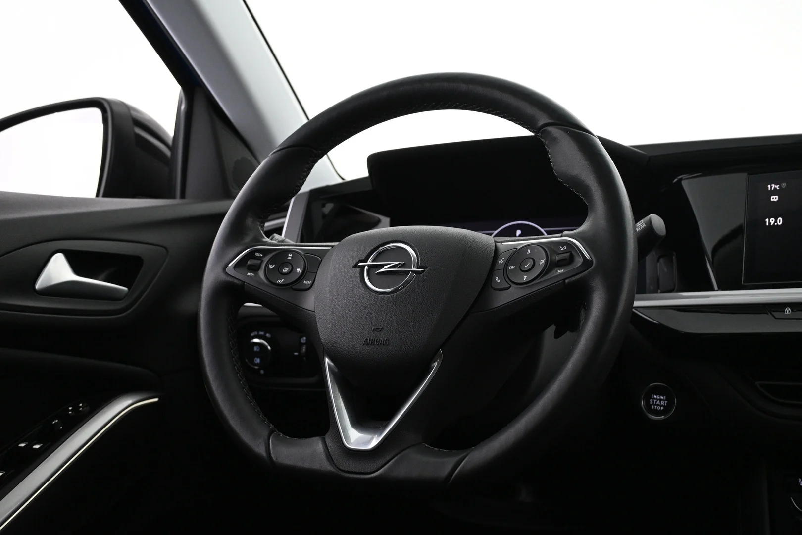 Car Image - 5xDAt1UqKwBe0EISvuj3fL