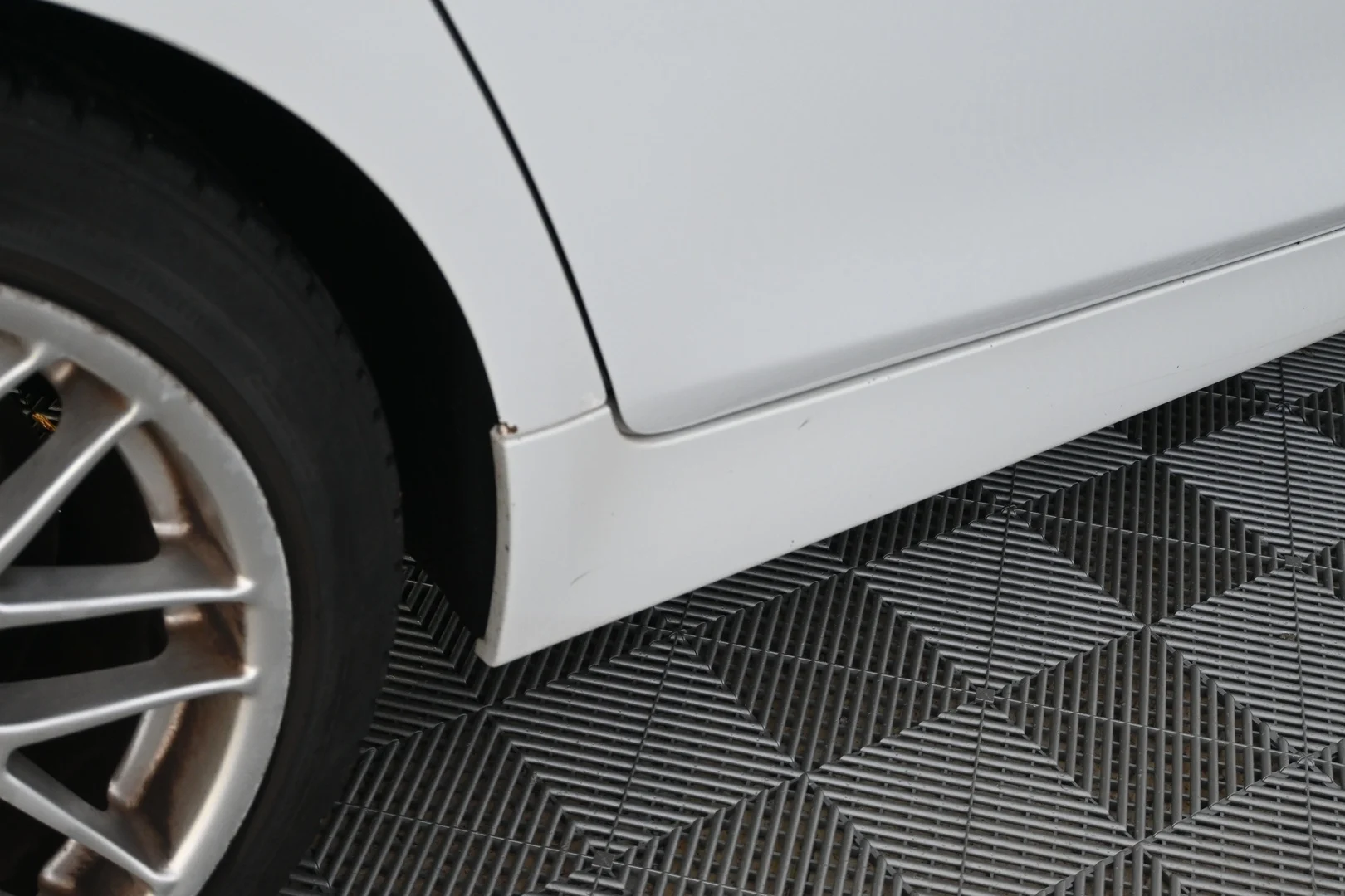 Car Image - 2Nxu3iKaGWjr40NLxiM6di