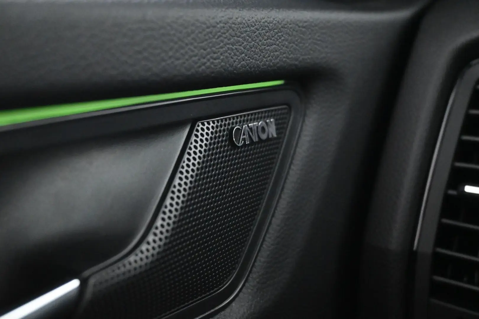 Car Image - 1lgOXsAKYKM1xOmFq3Tg5b
