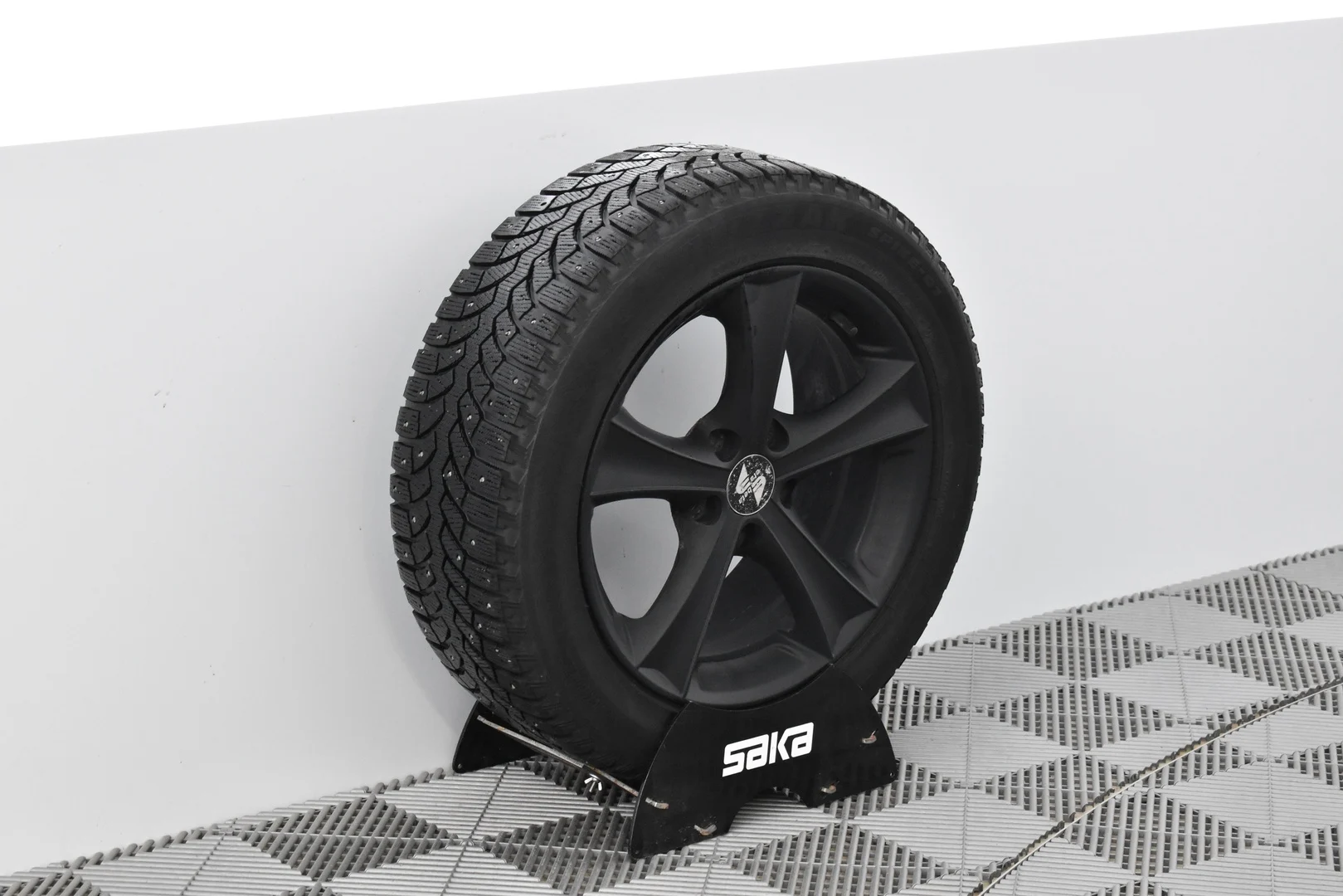 Car Image - a5h7ywSxdatalsM82Jl9p