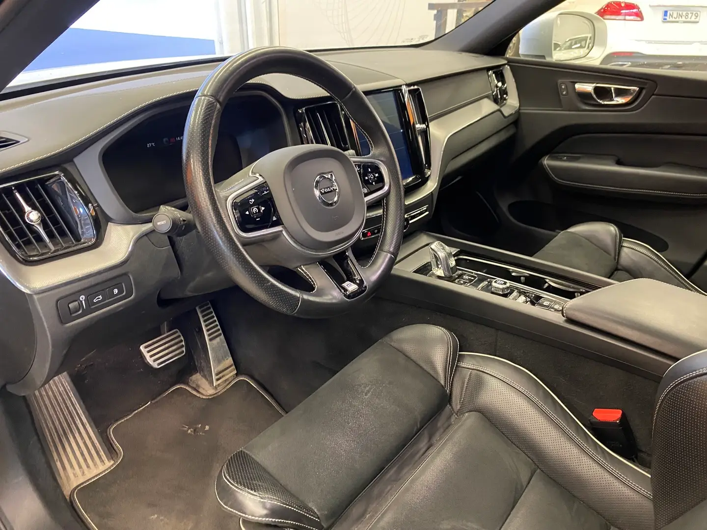 Car Image - 2q9NMRi5gxPsIvJGoZh38w