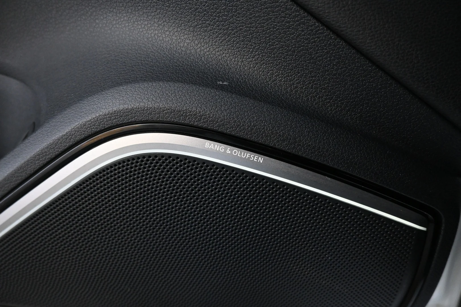 Car Image - 4vKMEcJjngUPCVDwuQT2si