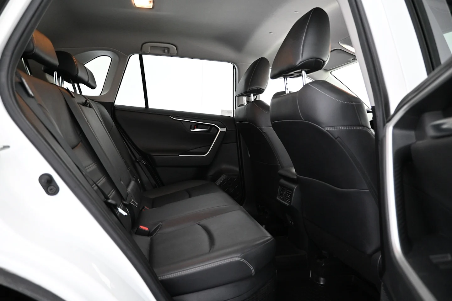 Car Image - 1Bbt9sNJN3UJs9PNpgaV8F