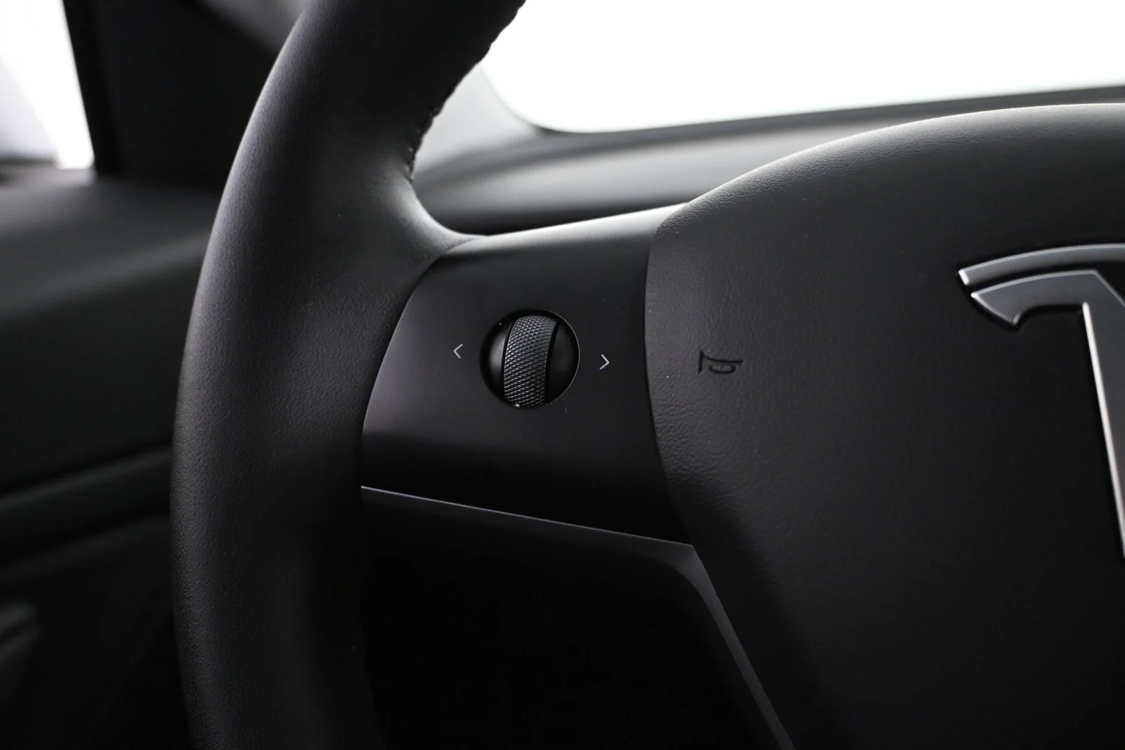 Car Image - 3C4se3zJKNuhcMnhRoJ1A7