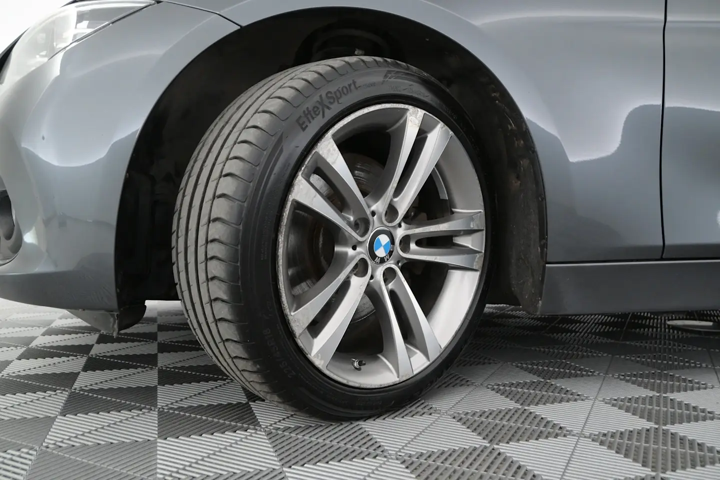 Car Image - 7jWSxeudiB5QsE2Hm0hgqS
