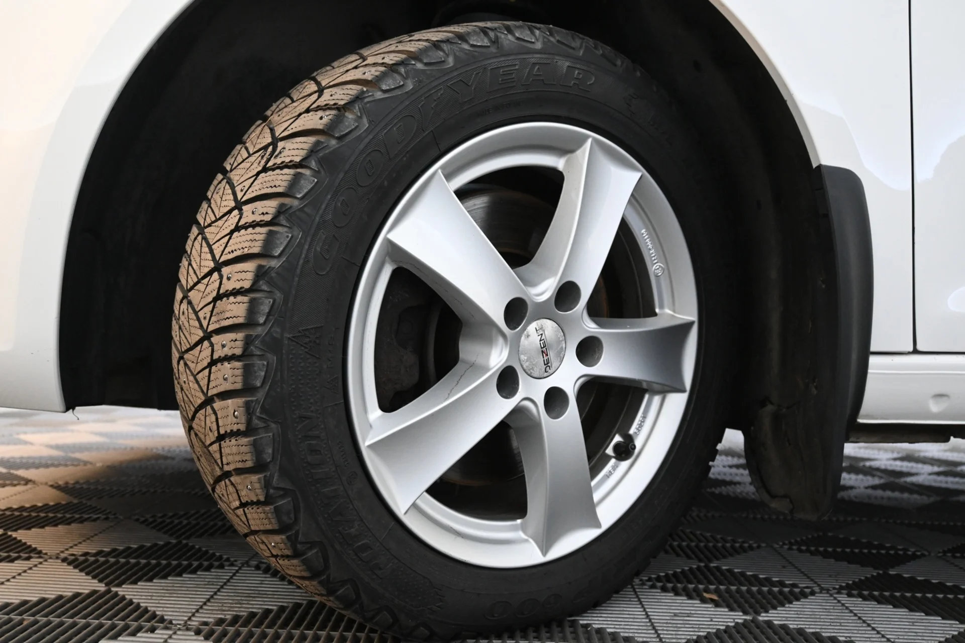 Car Image - 27Vt2vnNOMSOXxmwt3tZMB