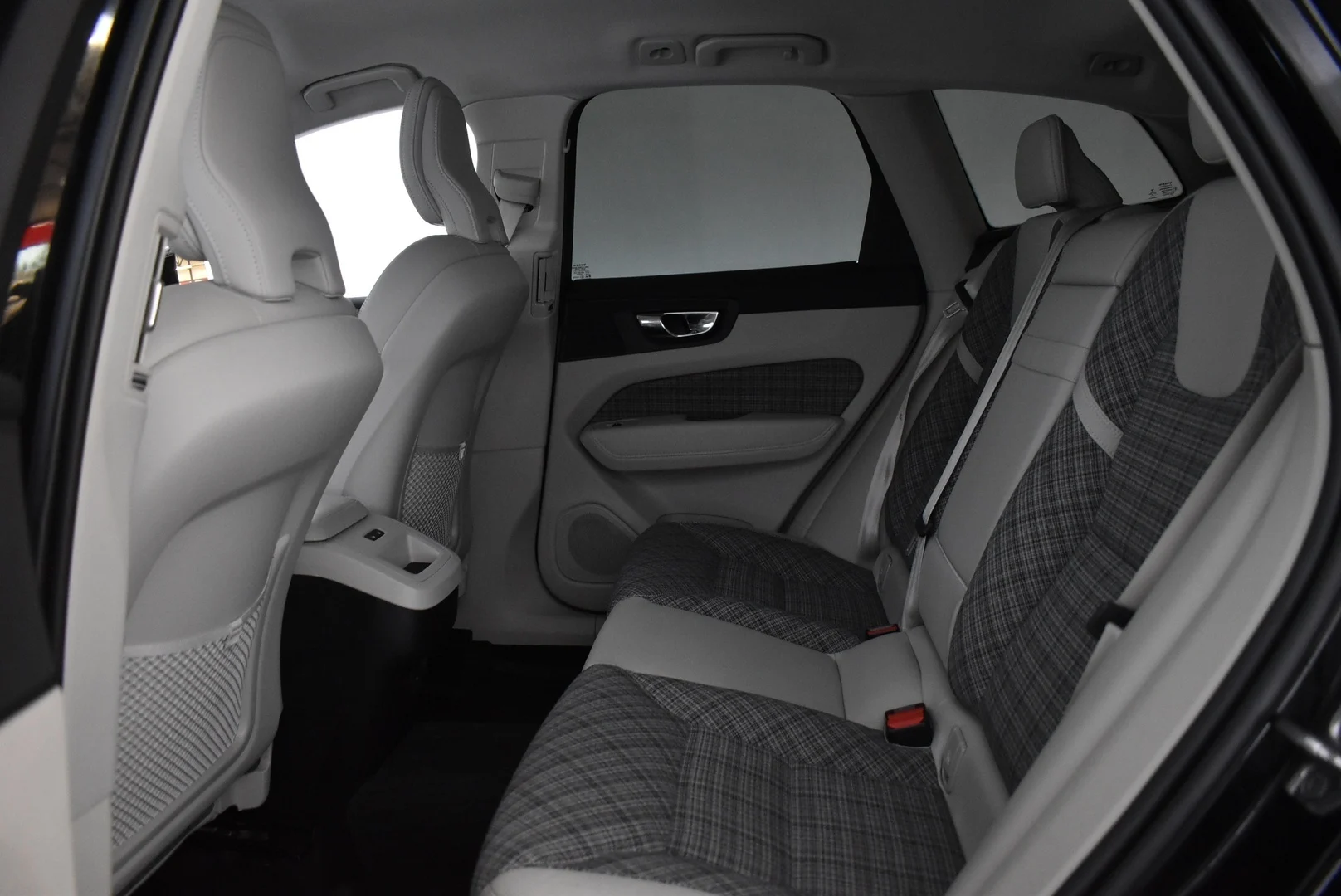 Car Image - 4V9pewDpmqK72xijPb7uMD