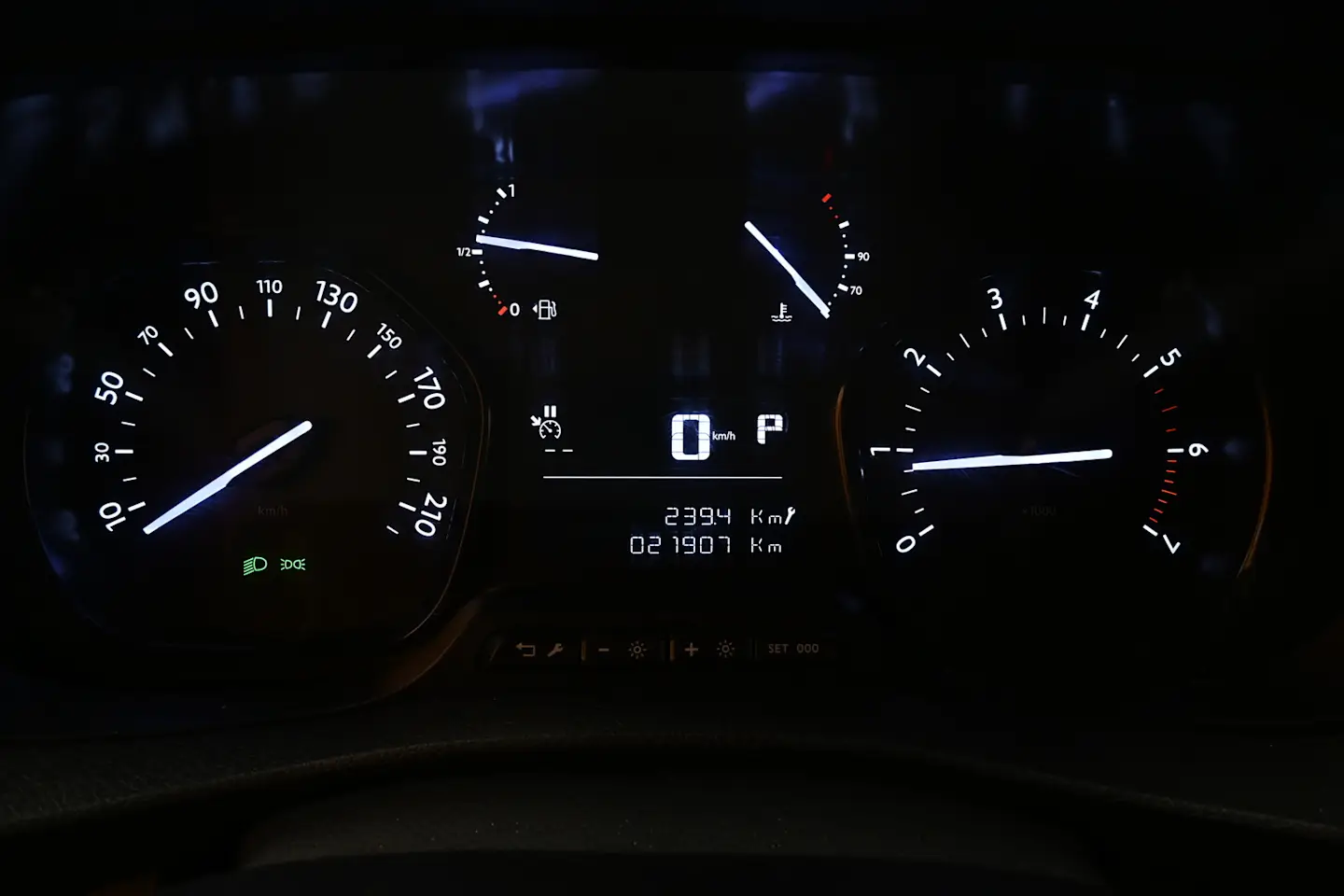 Car Image - 15NmQl2wyJOmXk7sPKSInK