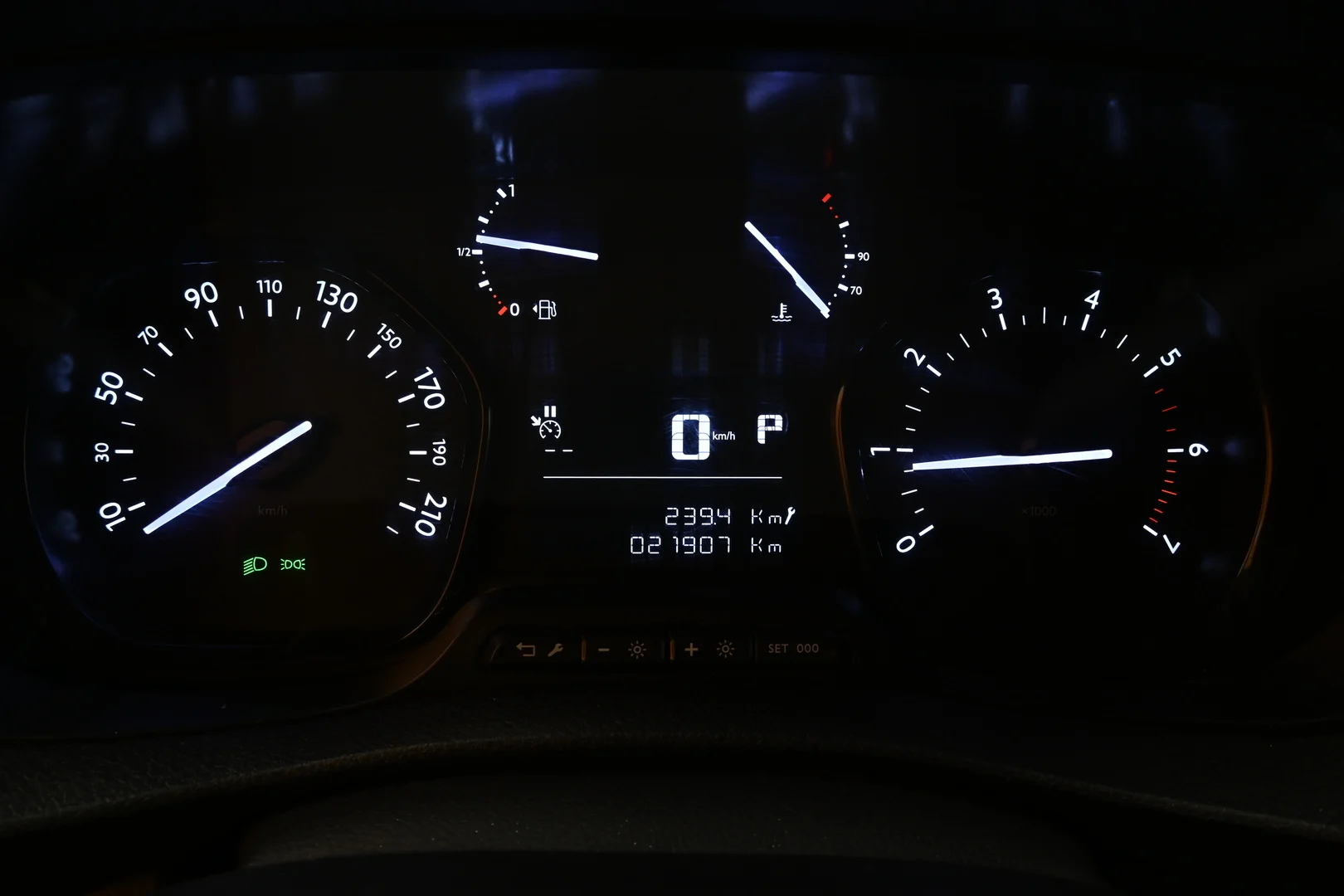 Car Image - 15NmQl2wyJOmXk7sPKSInK