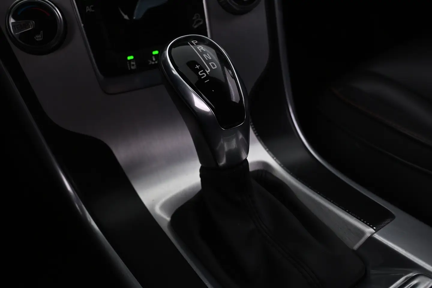 Car Image - 6D8sjKBpyiyjAoScNEot22