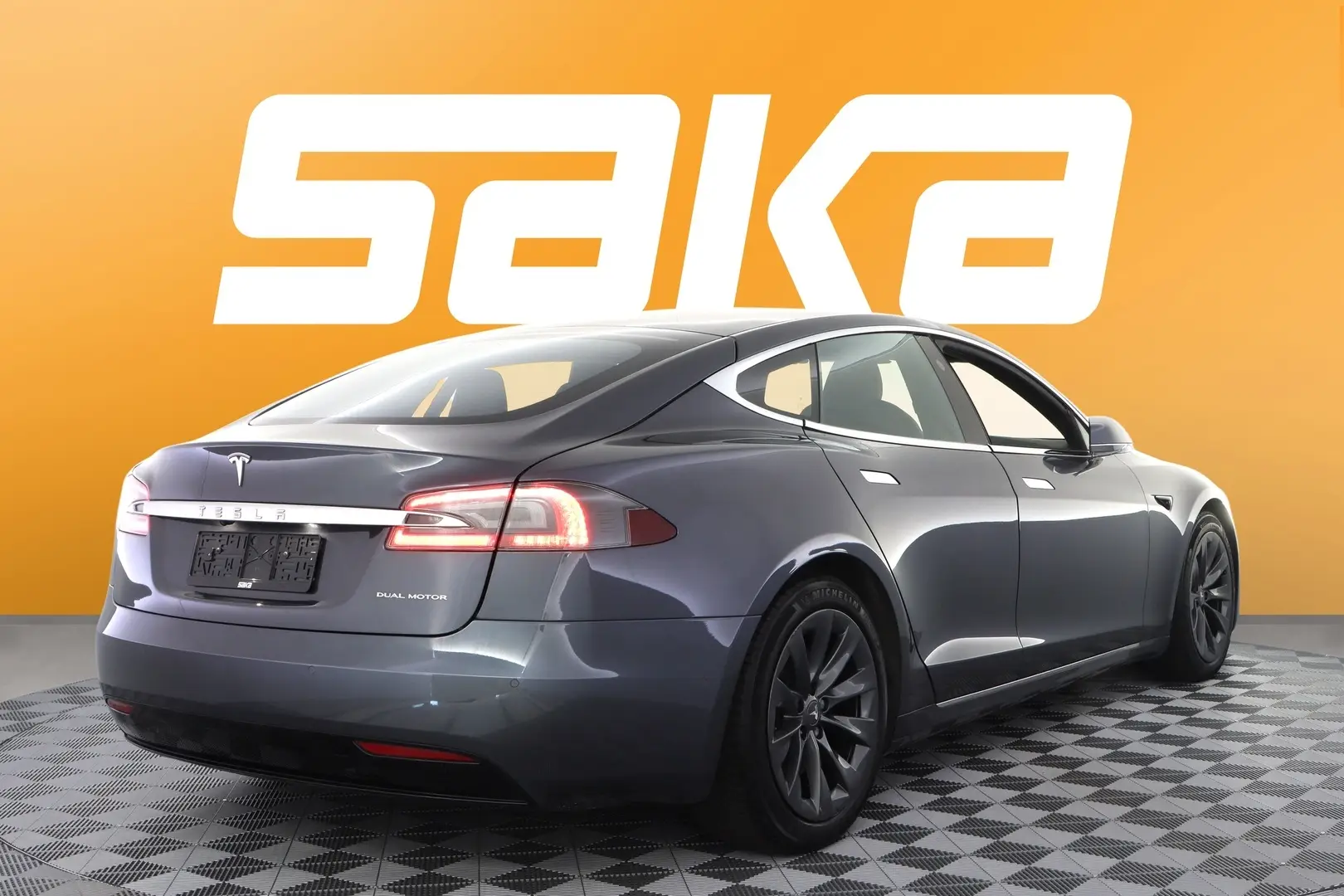 Car Image - XoPdiU748mMzsPzBBYB04