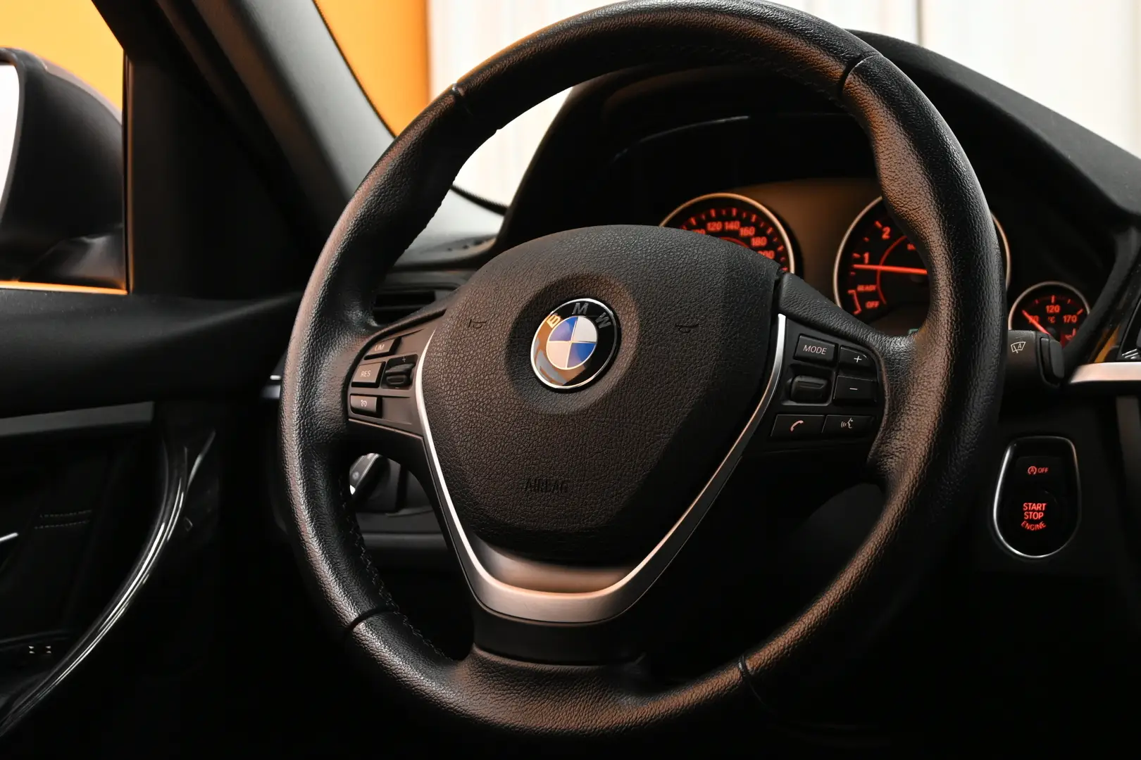 Car Image - 2hk04wf8gkFAzkGKnn7iHJ