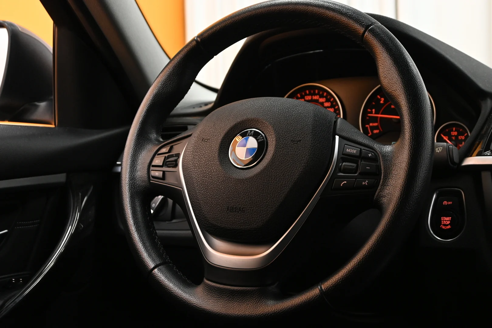 Car Image - 2hk04wf8gkFAzkGKnn7iHJ