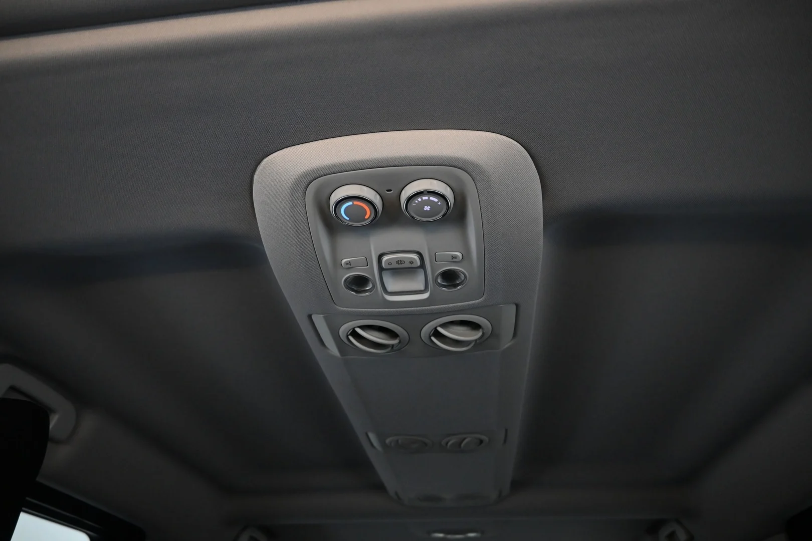 Car Image - 21uC8C11efLx47yy3pnDQ5