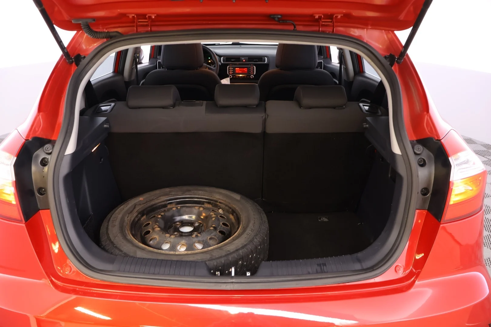 Car Image - 20EQLr3wJFuEdHnRezTPSs