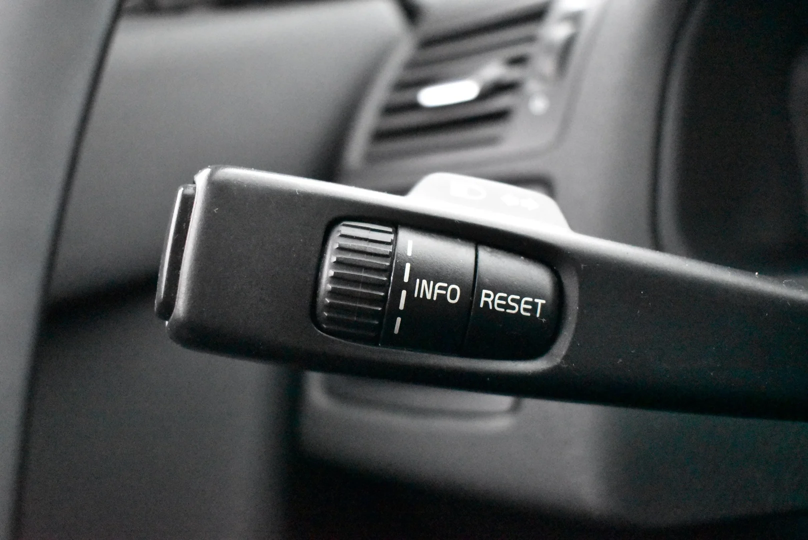 Car Image - d9xGQwJWQYDalNb4sWHY3