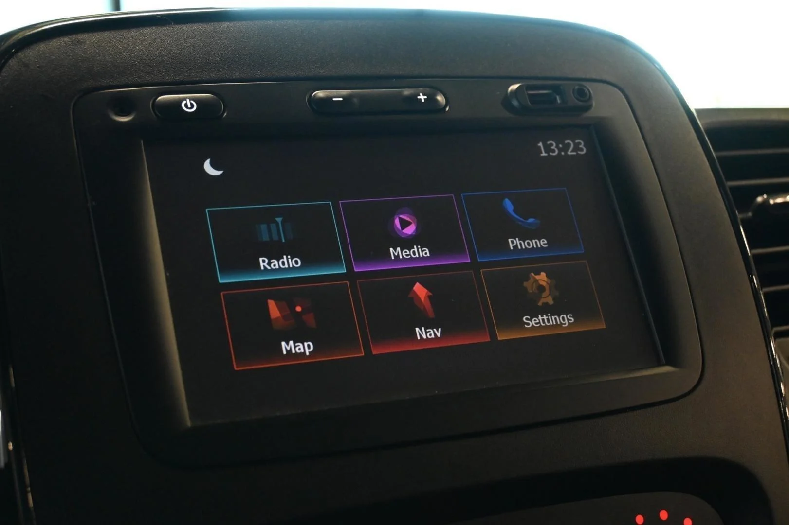 Car Image - 4qhEZQ710CPyITQjn7afU1