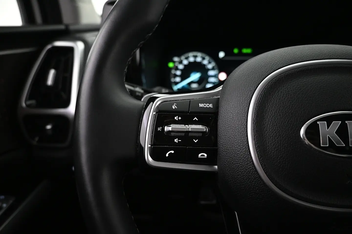Car Image - 5x7nF3KvHIxebvS5cLOtcZ