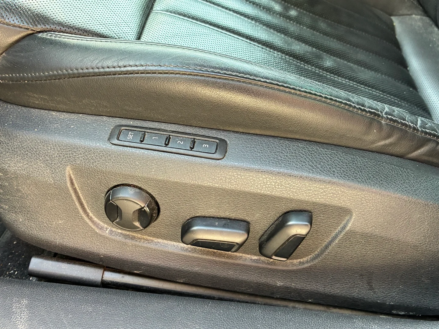 Car Image - 4qRZ4D4Fl34h0bONqyzTJV