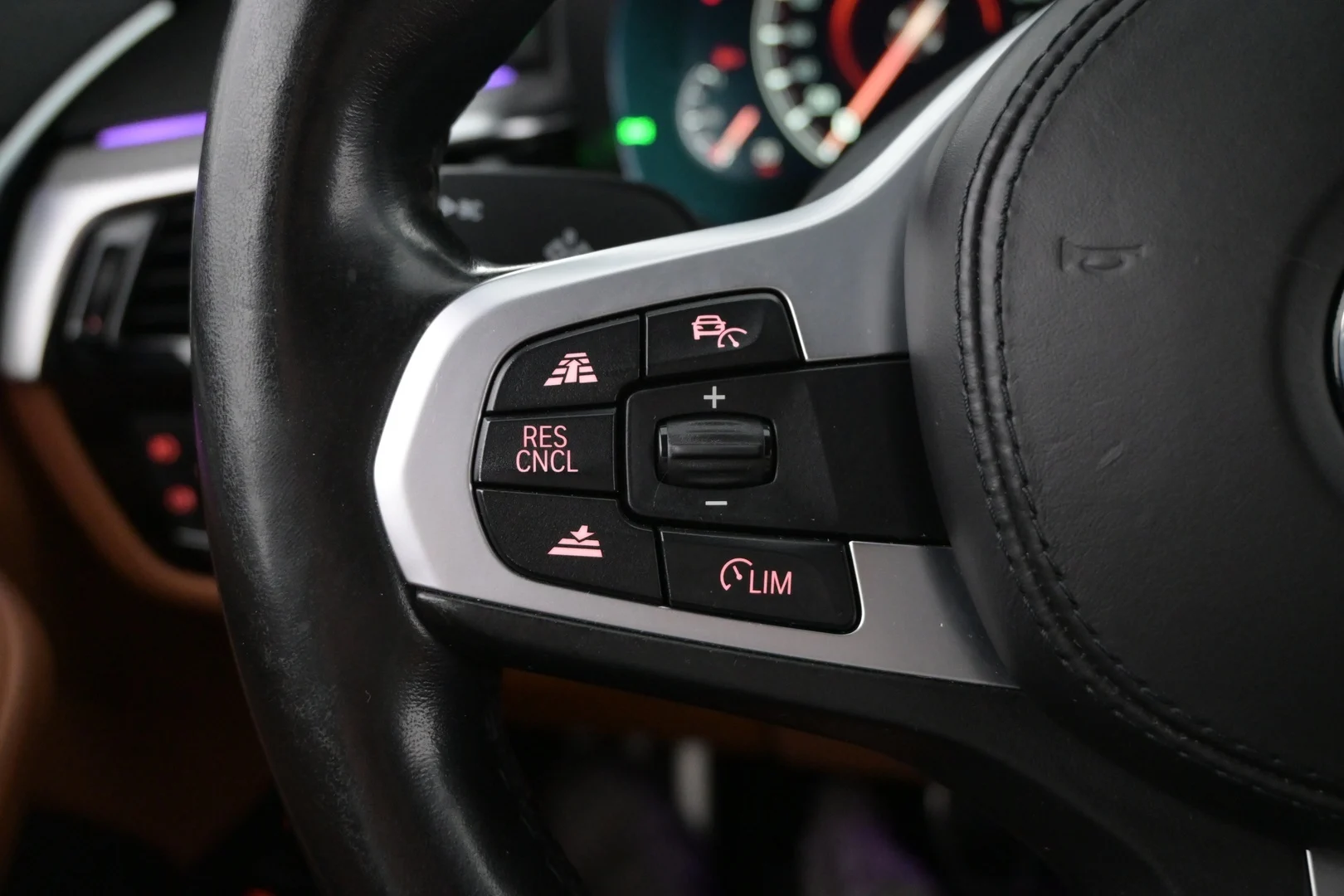 Car Image - 1MjyJacvBqKBH1xaTNF4SY