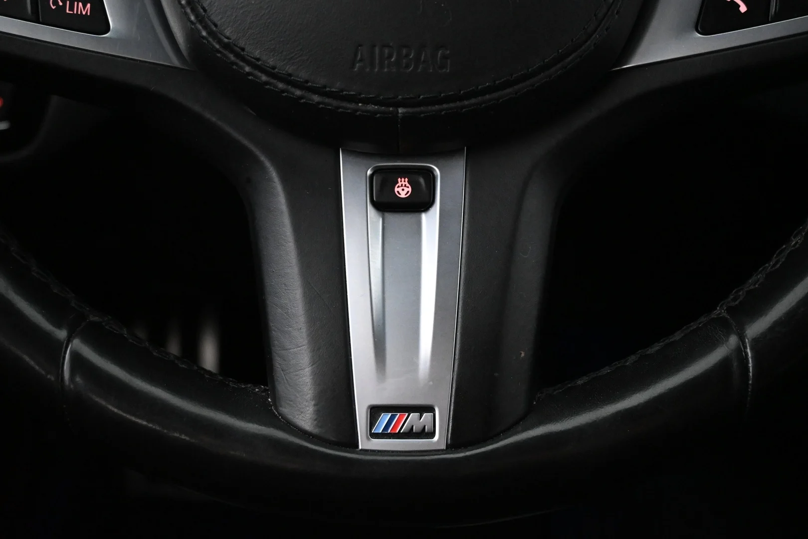 Car Image - 4D7ZVxXGTz6r8SPDL5Wg8