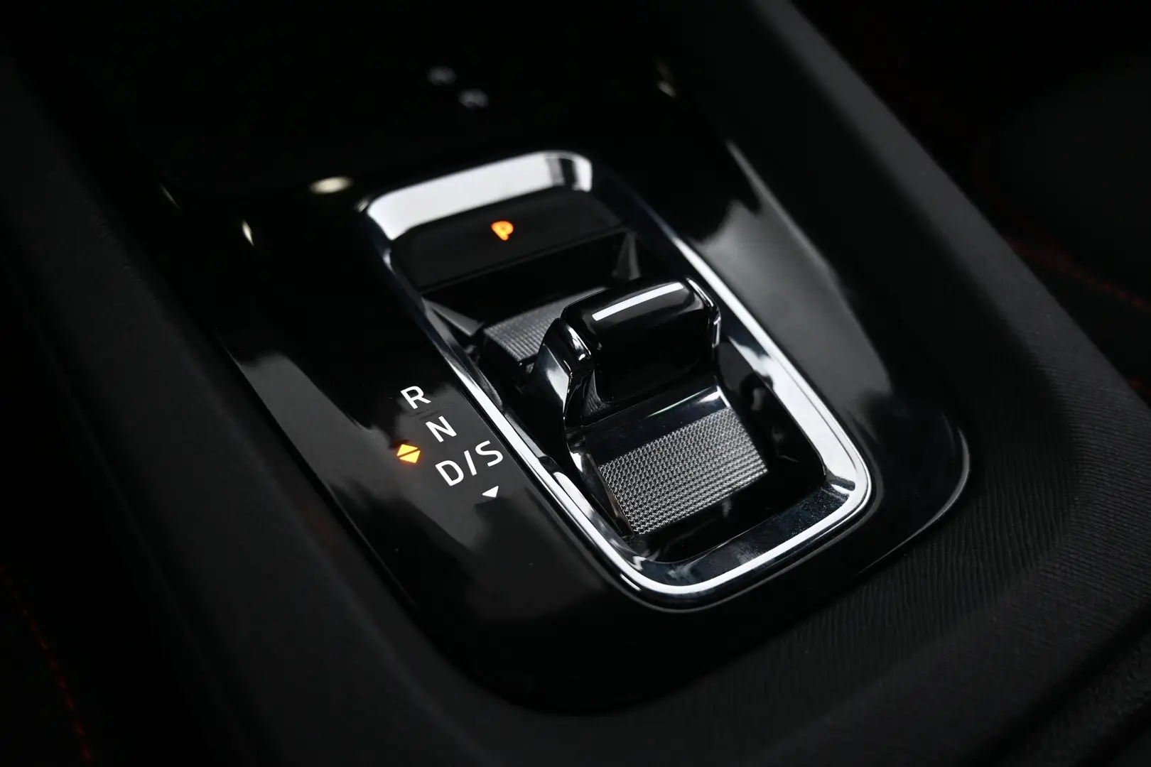 Car Image - x3M5mPuGqQRAUje1VisBV