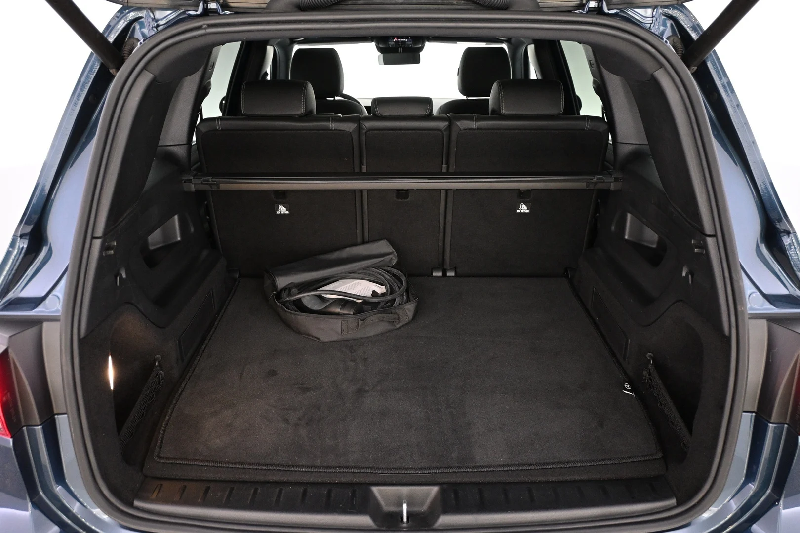 Car Image - 1iQSBJdYqNih1xdcP6XMuL