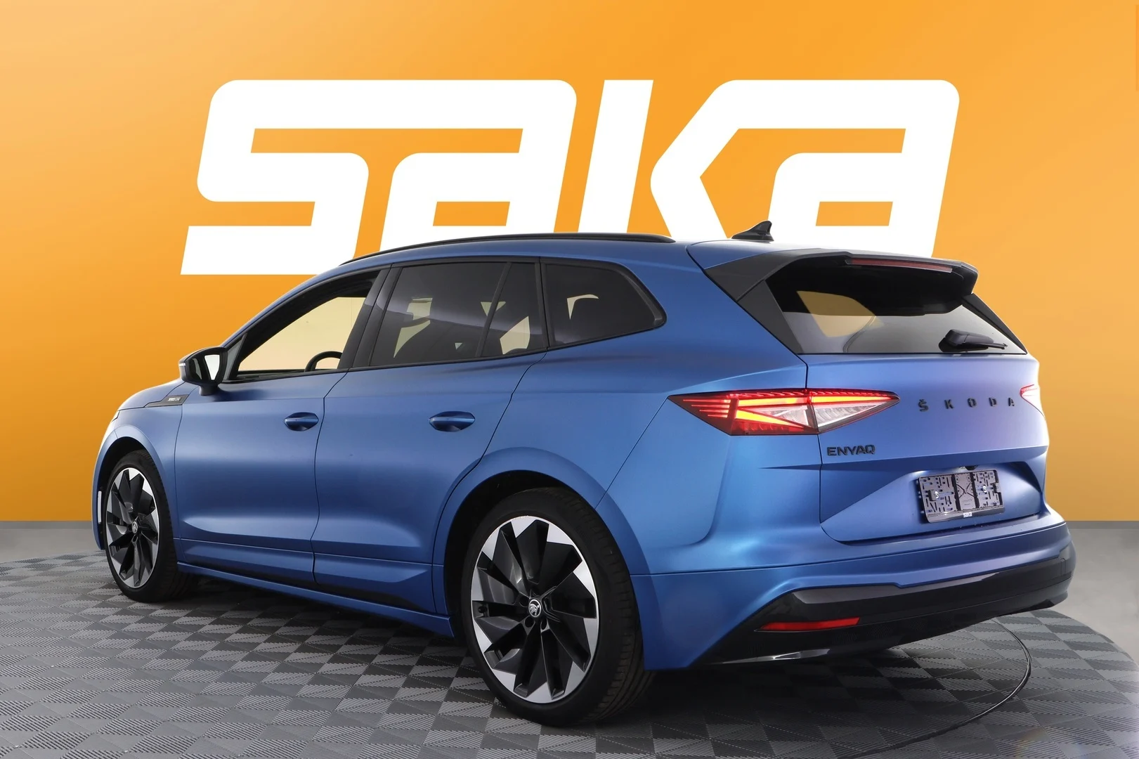 Car Image - 60cB9zzfq0iPbJJnD5TeIa