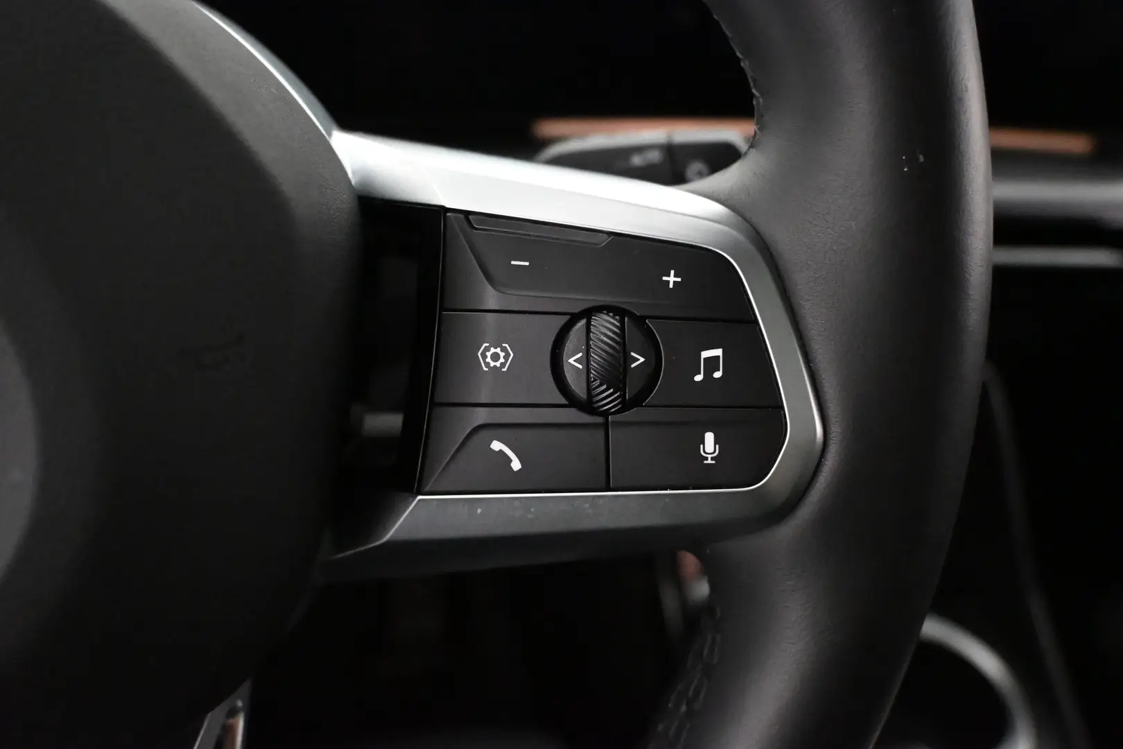 Car Image - 5i5W1rEbPS55uEQ5akmbad