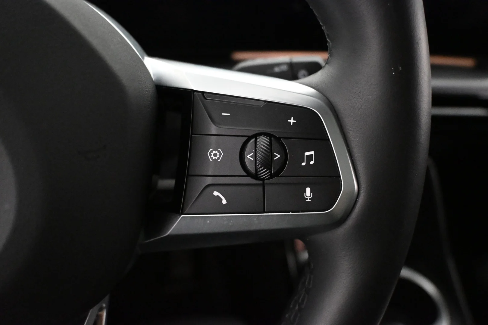 Car Image - 5i5W1rEbPS55uEQ5akmbad