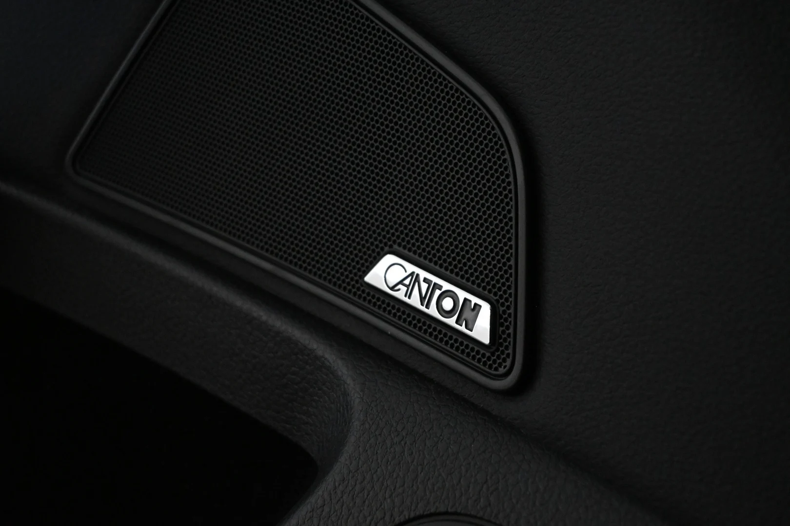 Car Image - 7psH3zEc7lvl0AlSPp0YVG