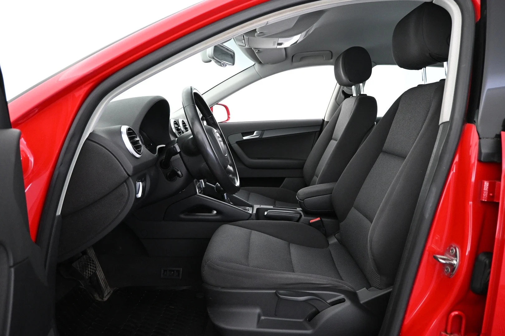 Car Image - 2ns6drg0MINeDFe6iZcxnn