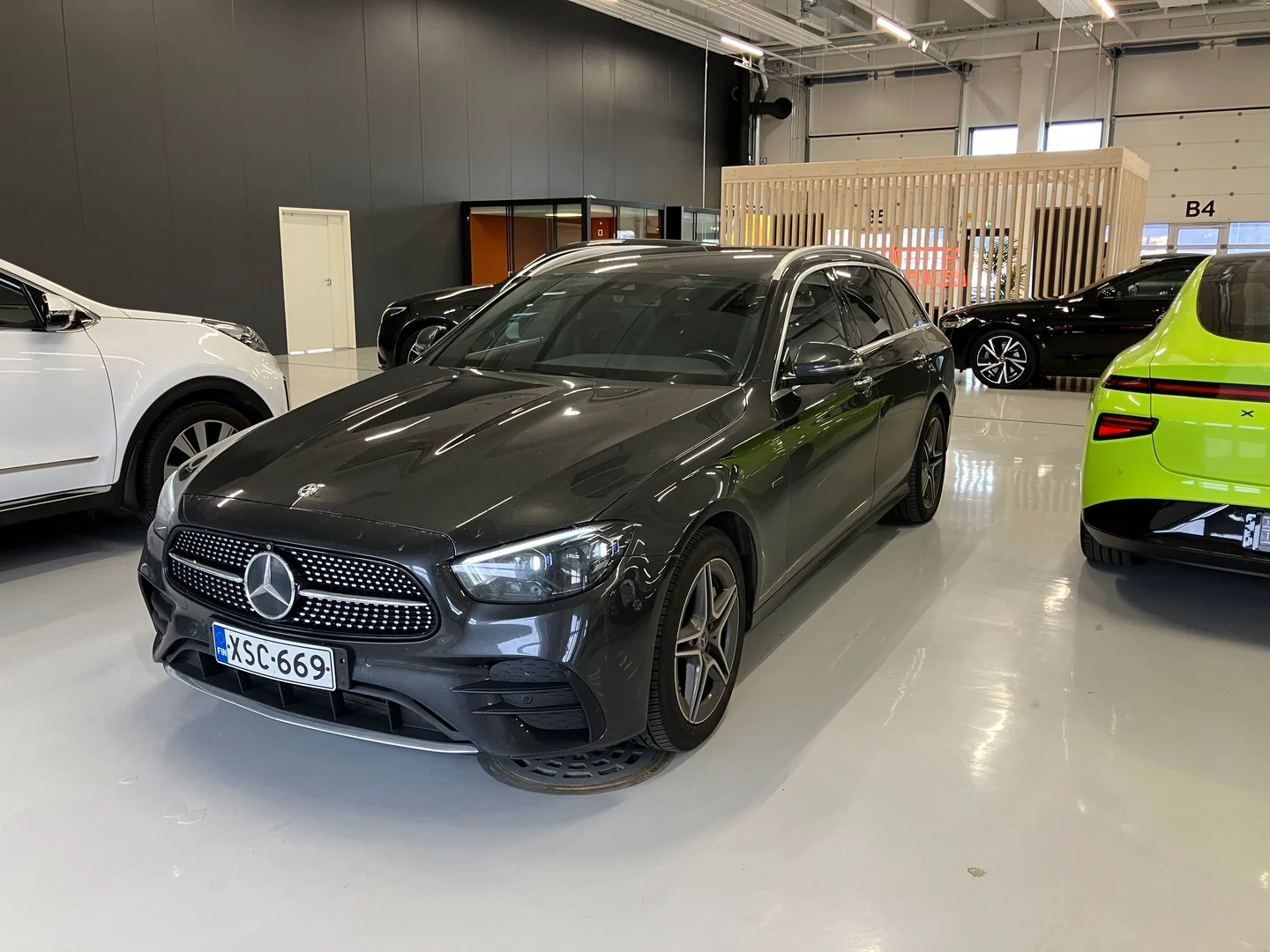 Car Image - 2gRDuRbbyuj6ye9azaan6s