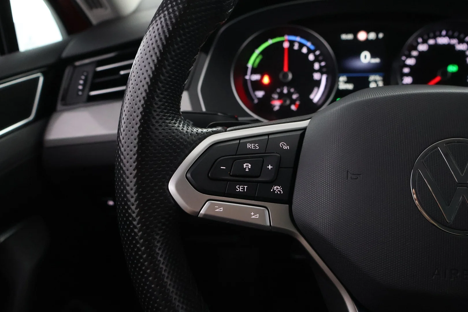 Car Image - Vt1z6hlokY5ikc3rR2uje