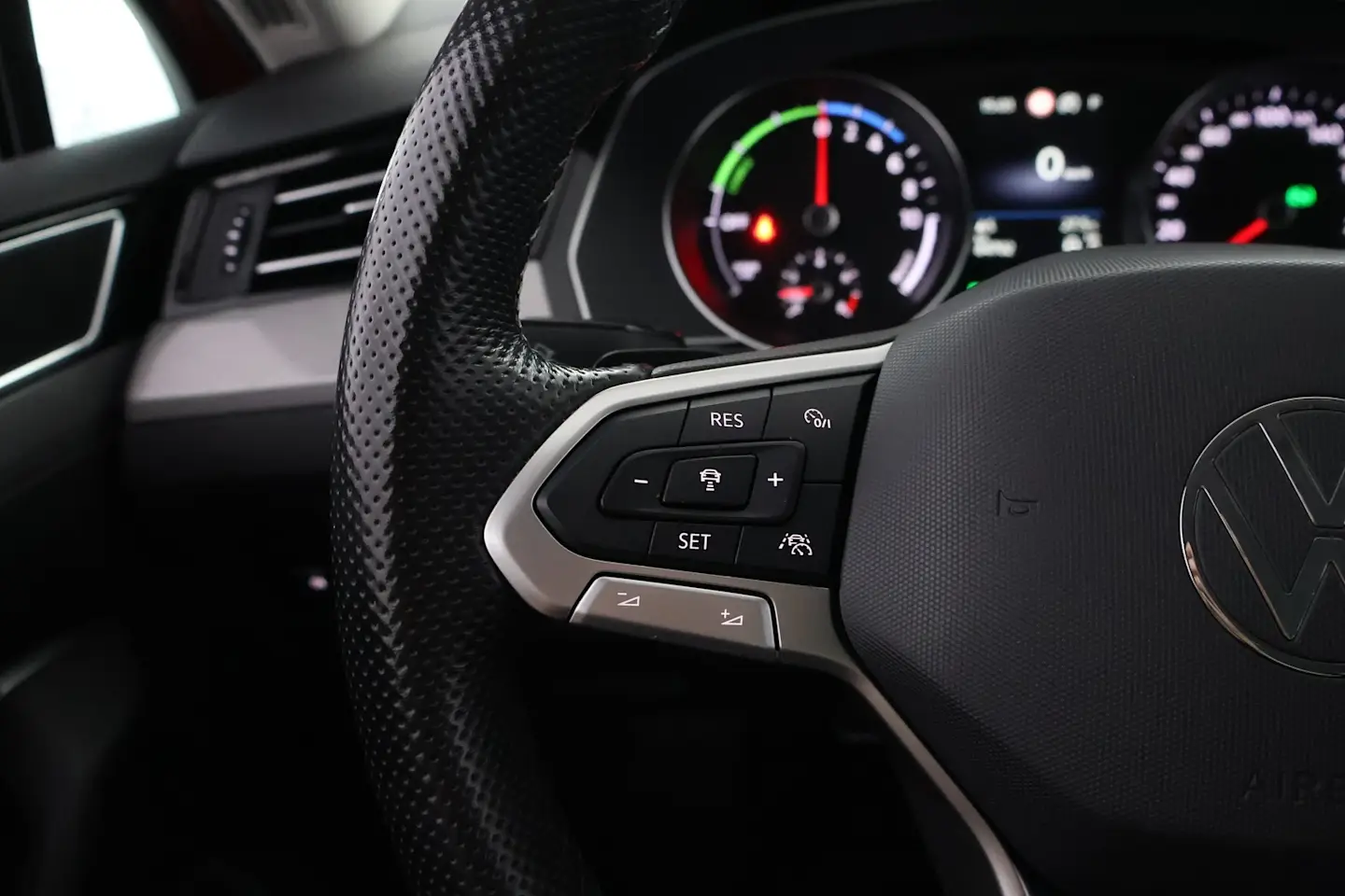 Car Image - Vt1z6hlokY5ikc3rR2uje