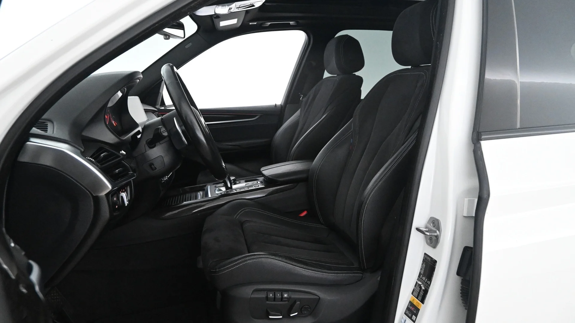 Car Image - 5b0qaLub7pwVMZwWwijONg