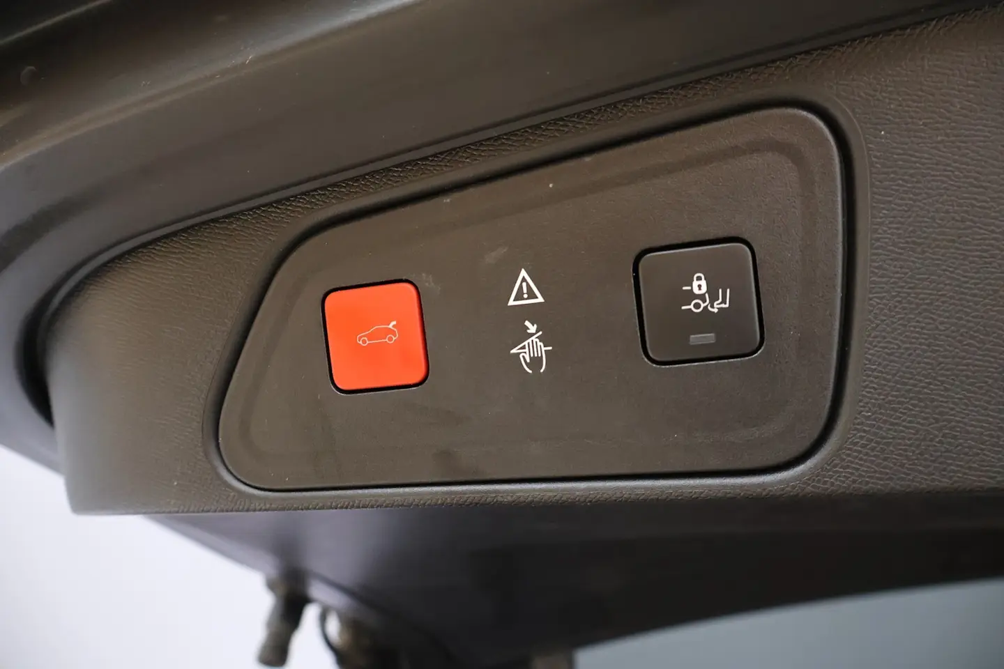 Car Image - 1OUUnN4o83VyRTfhrpc3vt