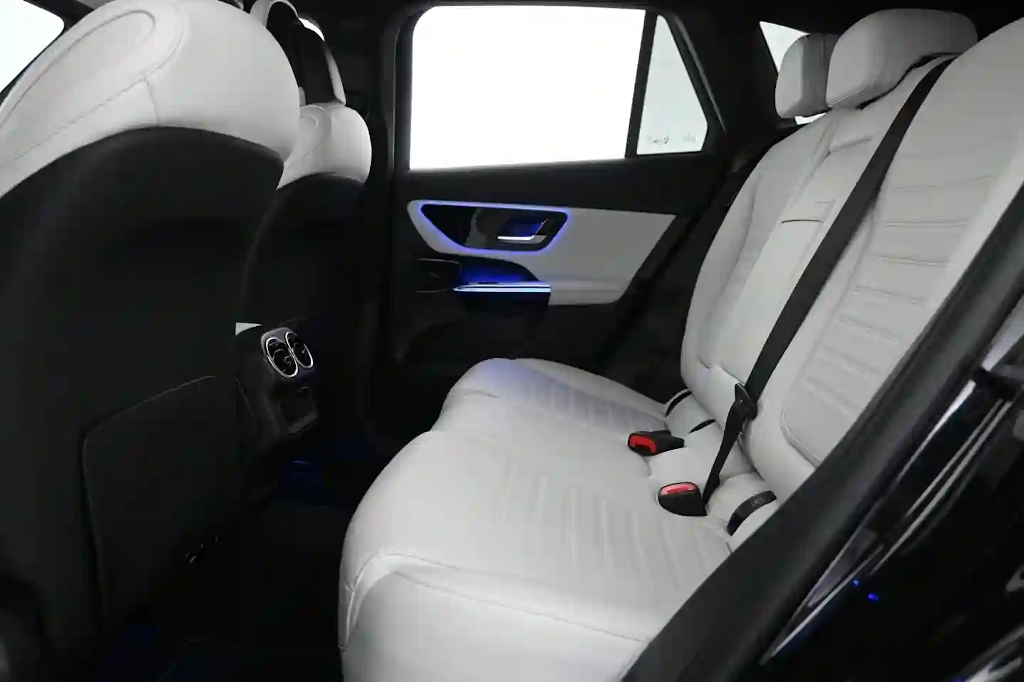 Car Image - 5MjYiR5HuNuoAxjdmQeTFF