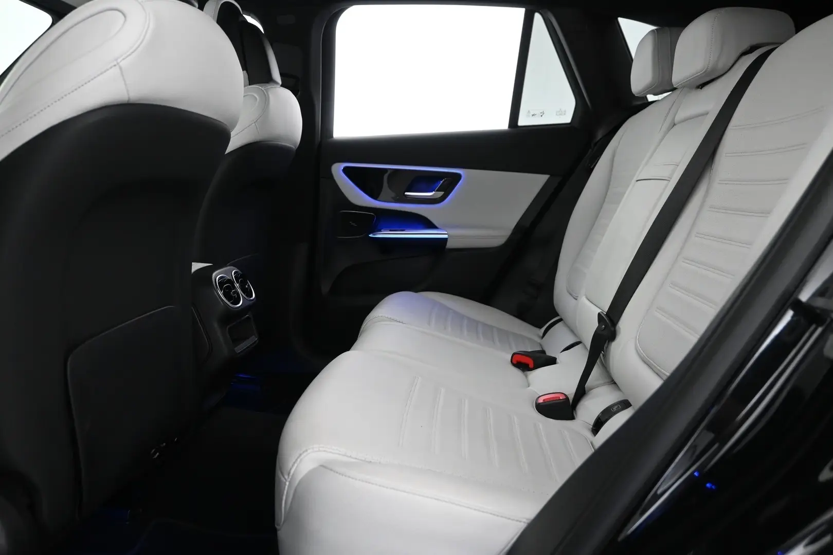 Car Image - 5MjYiR5HuNuoAxjdmQeTFF