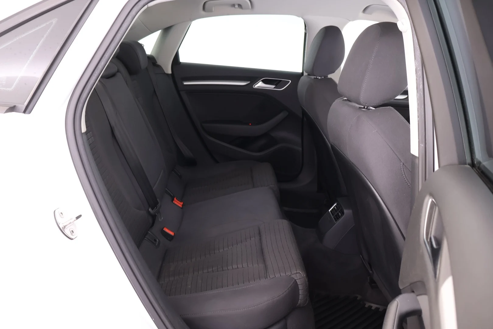 Car Image - 5trsGdEHIjB2QAB2UK1VcL