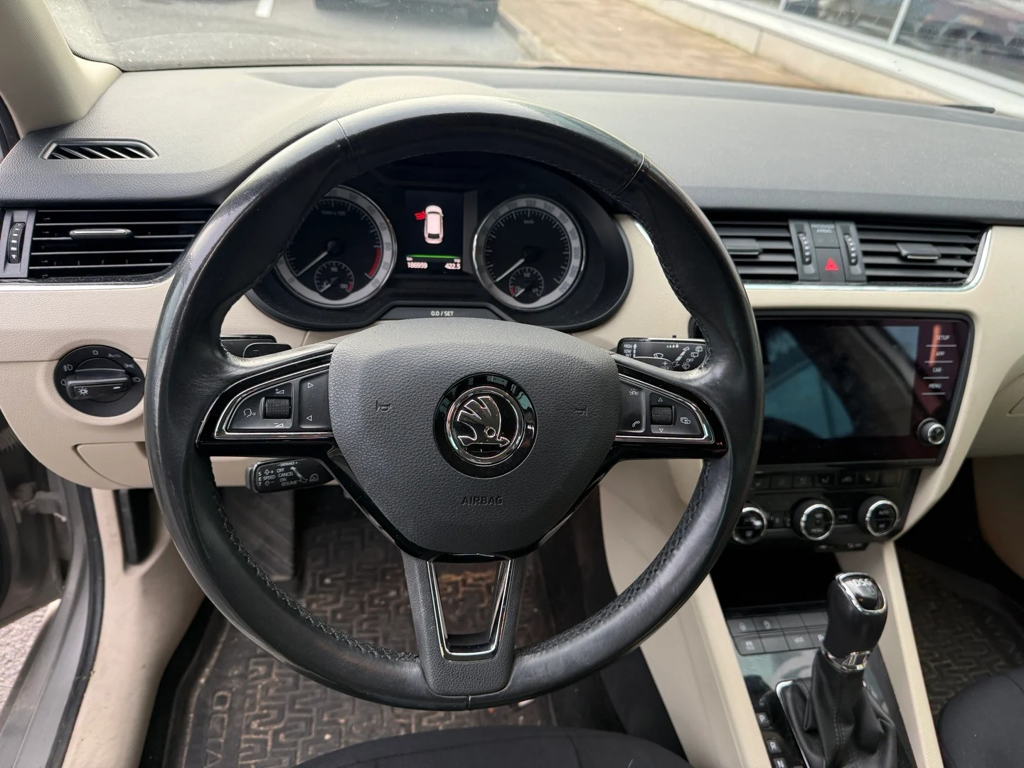 Car Image - 1DcIGEvBRQ8CW74HY4gdh3