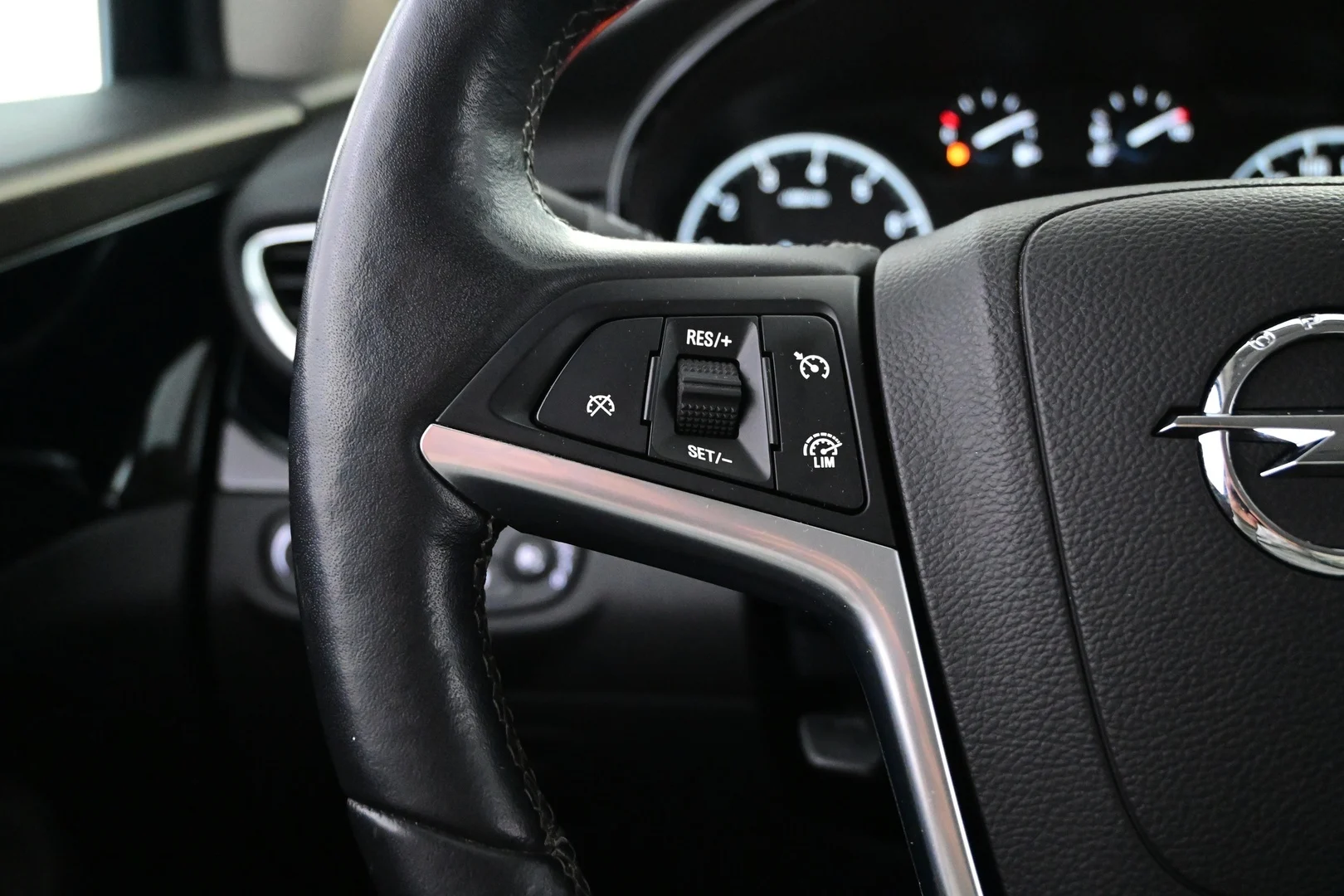 Car Image - IpkoJIOJOLLTSCJRKSNKz