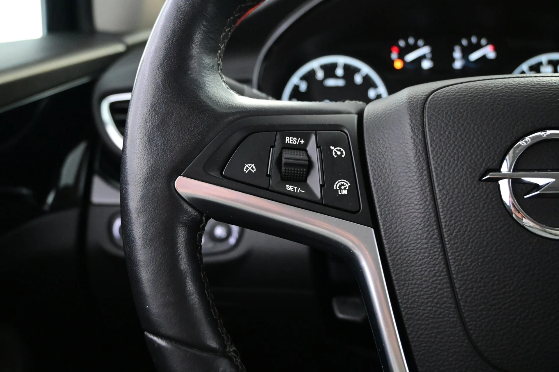 Car Image - IpkoJIOJOLLTSCJRKSNKz