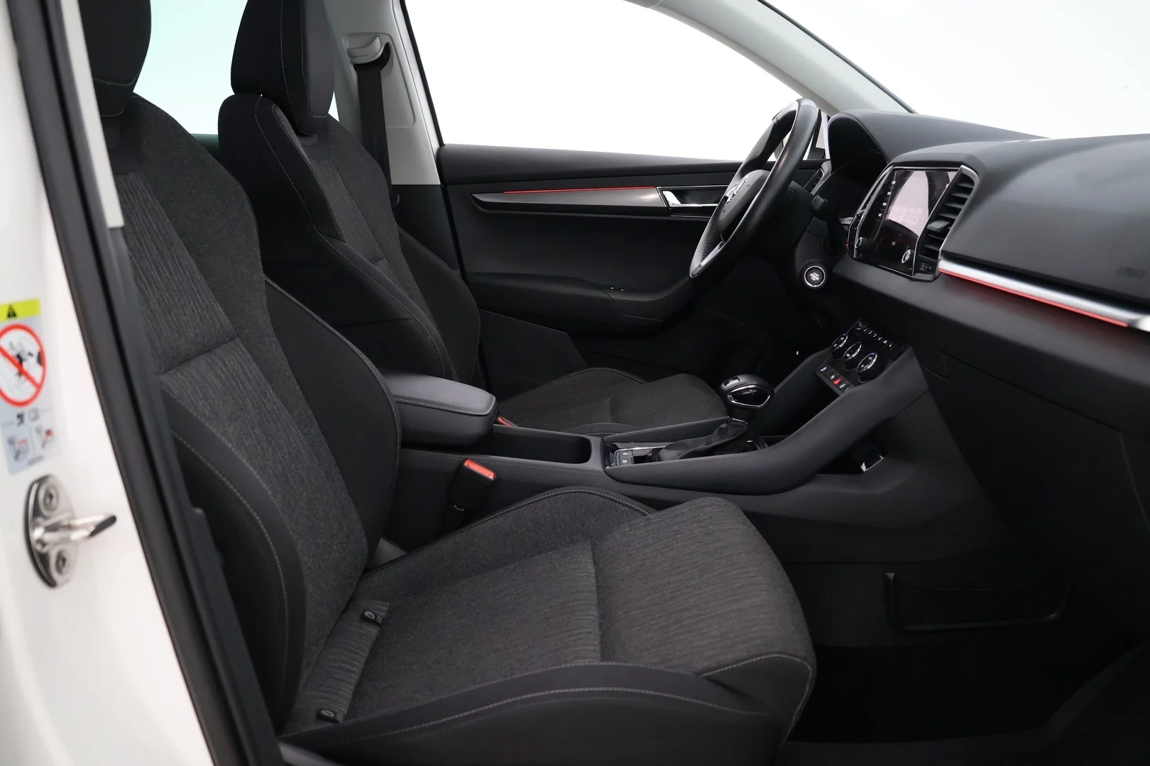 Car Image - 7Km6zw9jDYTQKeack71WeV